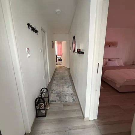 Quiet Old Town Escape Apartamento